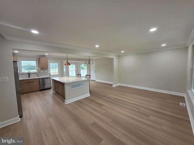 53 MARY ELLEN LN, Sicklerville, NJ 08081