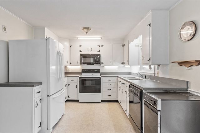 927 Main St, Acton, MA 01720