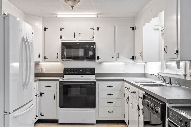 927 Main St, Acton, MA 01720