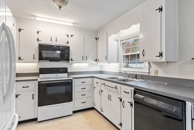 927 Main St, Acton, MA 01720