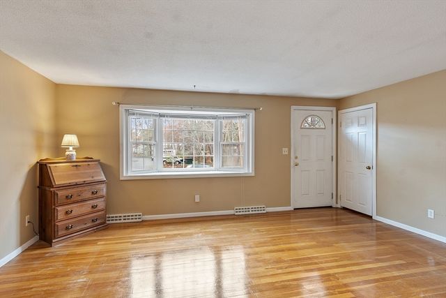 927 Main St, Acton, MA 01720