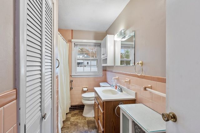 927 Main St, Acton, MA 01720