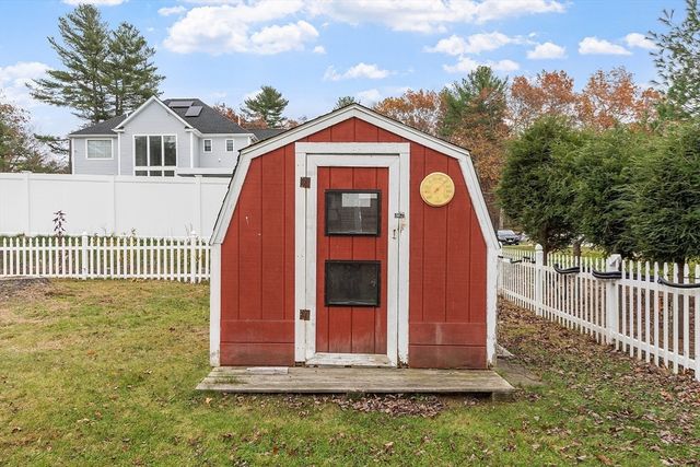 927 Main St, Acton, MA 01720