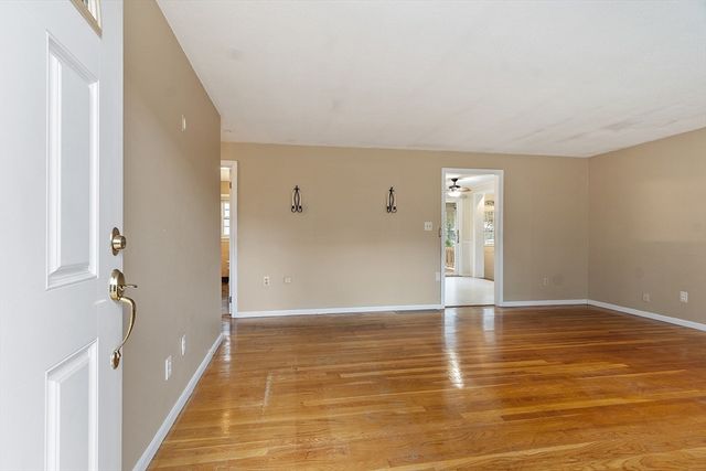 927 Main St, Acton, MA 01720