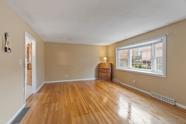 927 Main St, Acton, MA 01720