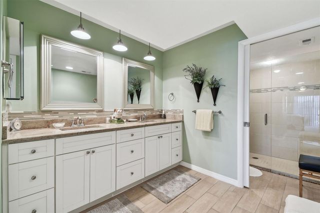 301 MARINER DRIVE 301, Tarpon Springs, FL 34689