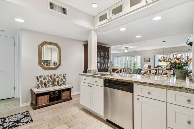 301 MARINER DRIVE 301, Tarpon Springs, FL 34689