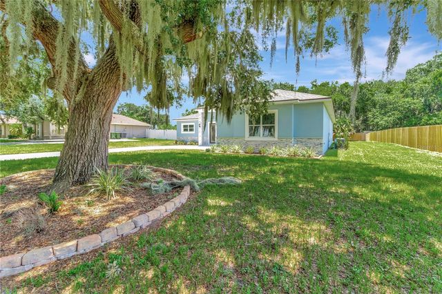 319 WATER SHORE DRIVE, Leesburg, FL 34748