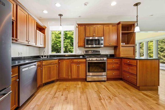 123 Spruce Lane, New London, NH 03257