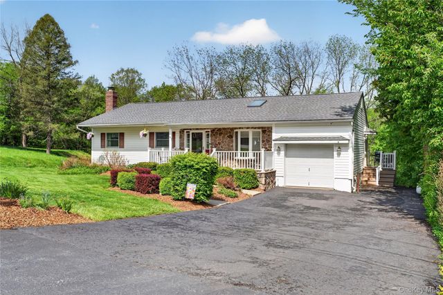 6 Pine Hill Road, Monroe, NY 10950