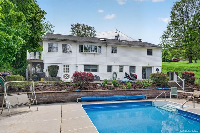 6 Pine Hill Road, Monroe, NY 10950