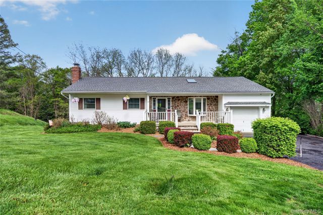 6 Pine Hill Road, Monroe, NY 10950