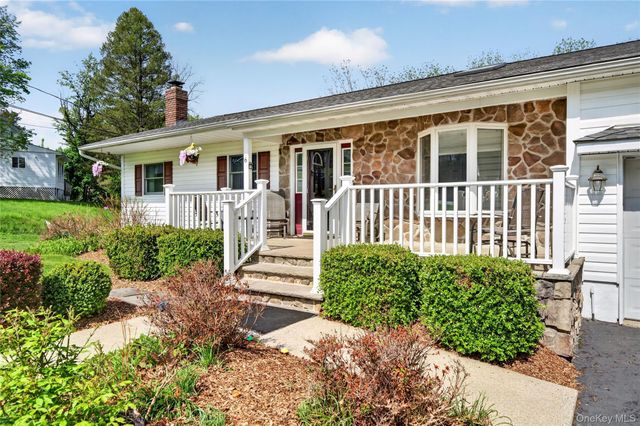 6 Pine Hill Road, Monroe, NY 10950