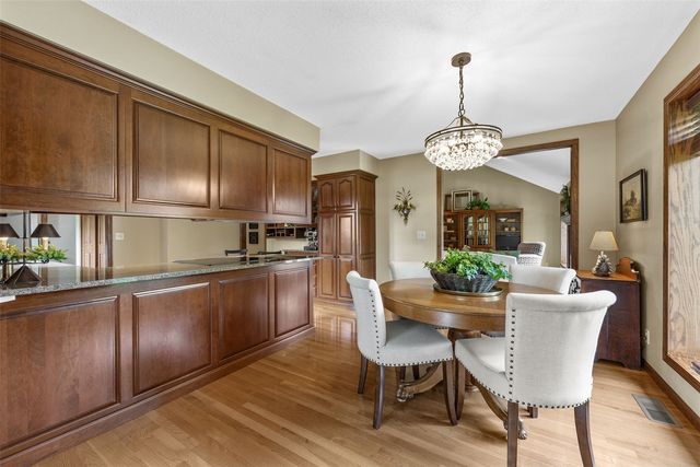 425 Northhaven Drive, Robins, IA 52328
