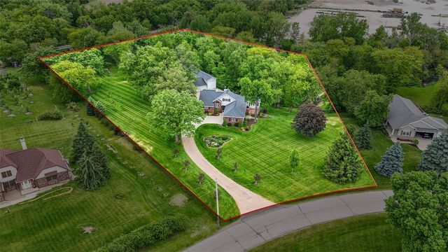 425 Northhaven Drive, Robins, IA 52328