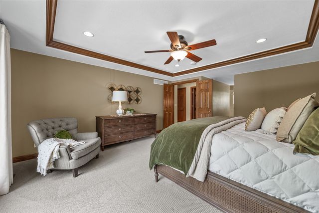 425 Northhaven Drive, Robins, IA 52328