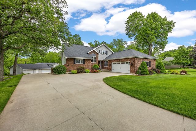 425 Northhaven Drive, Robins, IA 52328