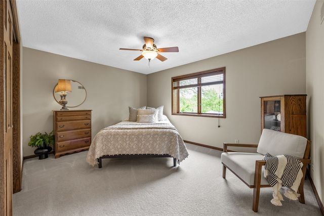 425 Northhaven Drive, Robins, IA 52328