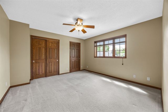 425 Northhaven Drive, Robins, IA 52328
