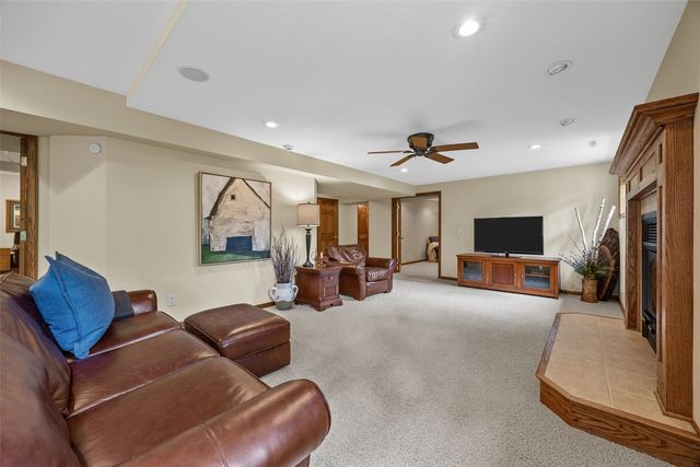 425 Northhaven Drive, Robins, IA 52328