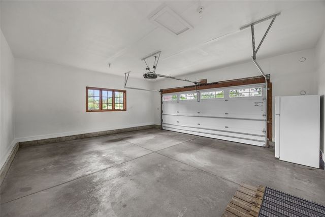 425 Northhaven Drive, Robins, IA 52328