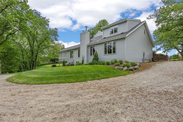 425 Northhaven Drive, Robins, IA 52328