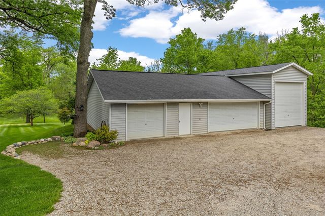 425 Northhaven Drive, Robins, IA 52328