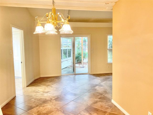 1022 Oak Leaf Street, La Porte, TX 77571