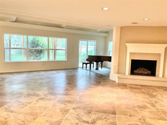 1022 Oak Leaf Street, La Porte, TX 77571