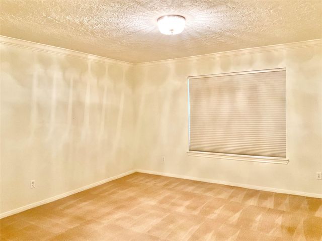 1022 Oak Leaf Street, La Porte, TX 77571