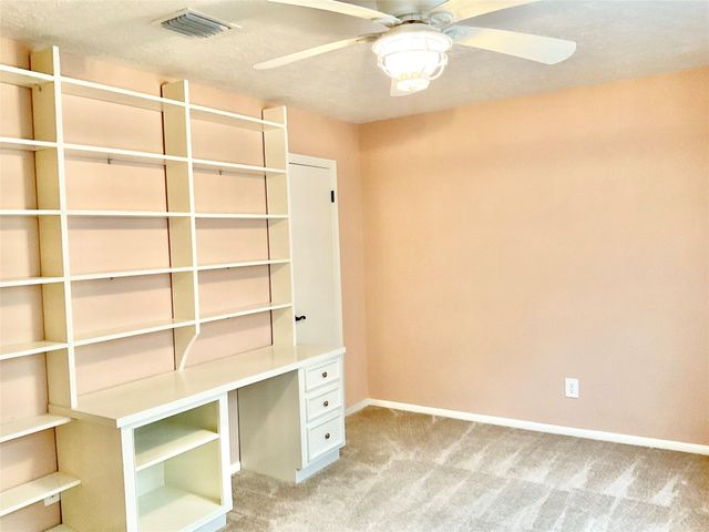 1022 Oak Leaf Street, La Porte, TX 77571
