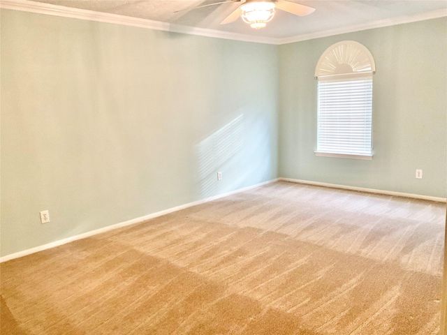 1022 Oak Leaf Street, La Porte, TX 77571