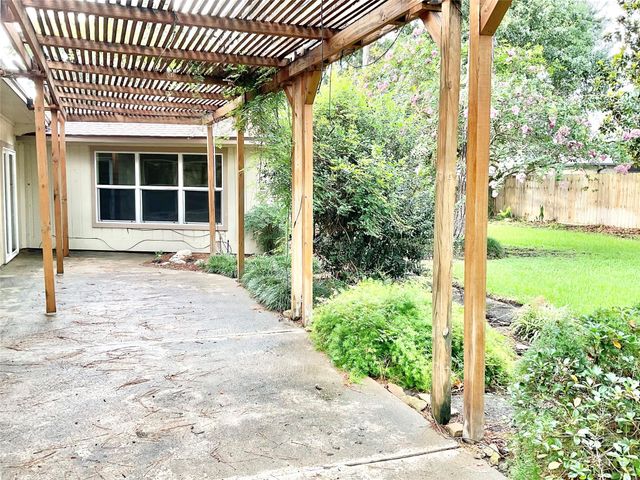 1022 Oak Leaf Street, La Porte, TX 77571