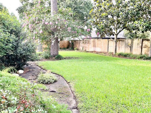 1022 Oak Leaf Street, La Porte, TX 77571