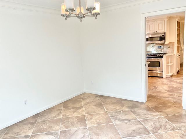1022 Oak Leaf Street, La Porte, TX 77571