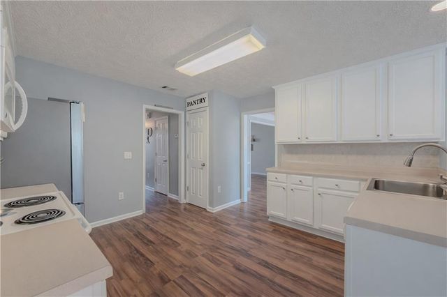 3100 Oak Ridge Lane, Loganville, GA 30052