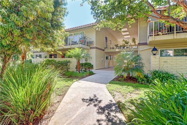 898 Ronda Sevilla N, Laguna Woods, CA 92637