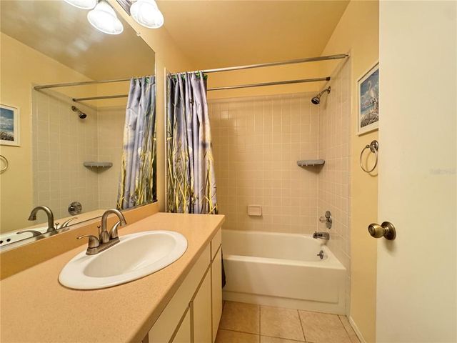 5804 GARDEN LAKES FERN, Bradenton, FL 34203