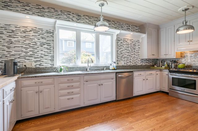 5 Ashland Street, Nashua, NH 03064