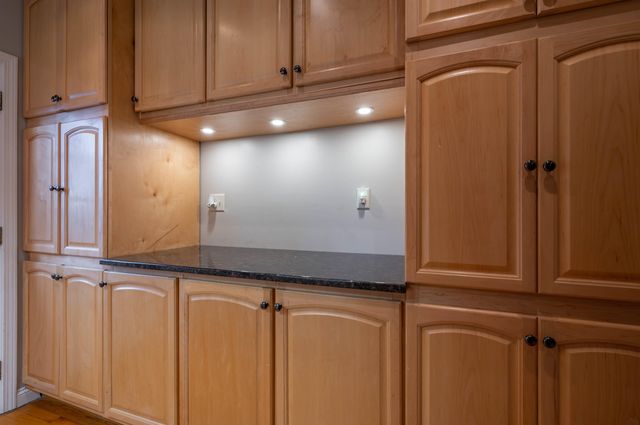 5 Ashland Street, Nashua, NH 03064