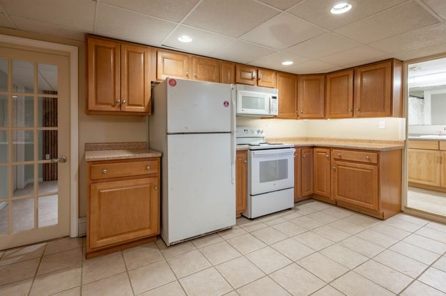 5 Ashland Street, Nashua, NH 03064