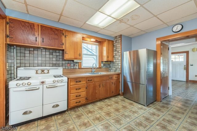 25 Orchard Sq, Caldwell Boro Twp., NJ 07006