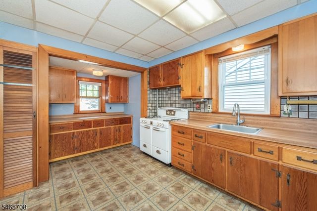 25 Orchard Sq, Caldwell Boro Twp., NJ 07006