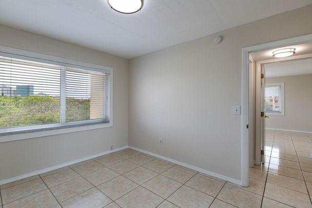 8101 Camino Real C401, Miami, FL 33143