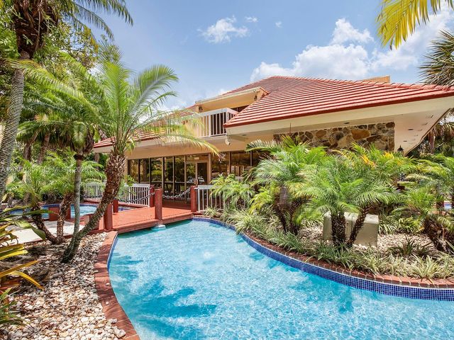 8101 Camino Real C401, Miami, FL 33143