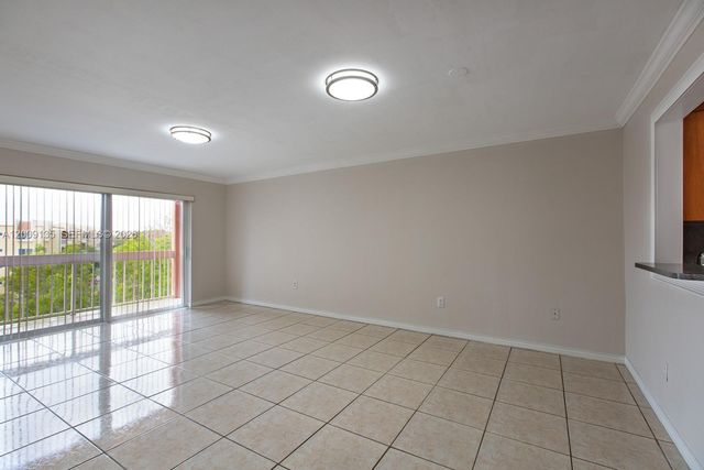 8101 Camino Real C401, Miami, FL 33143