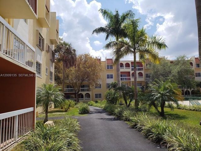 8101 Camino Real C401, Miami, FL 33143