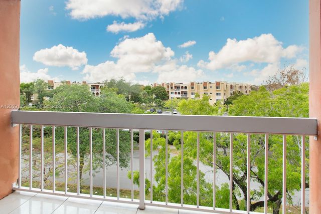 8101 Camino Real C401, Miami, FL 33143