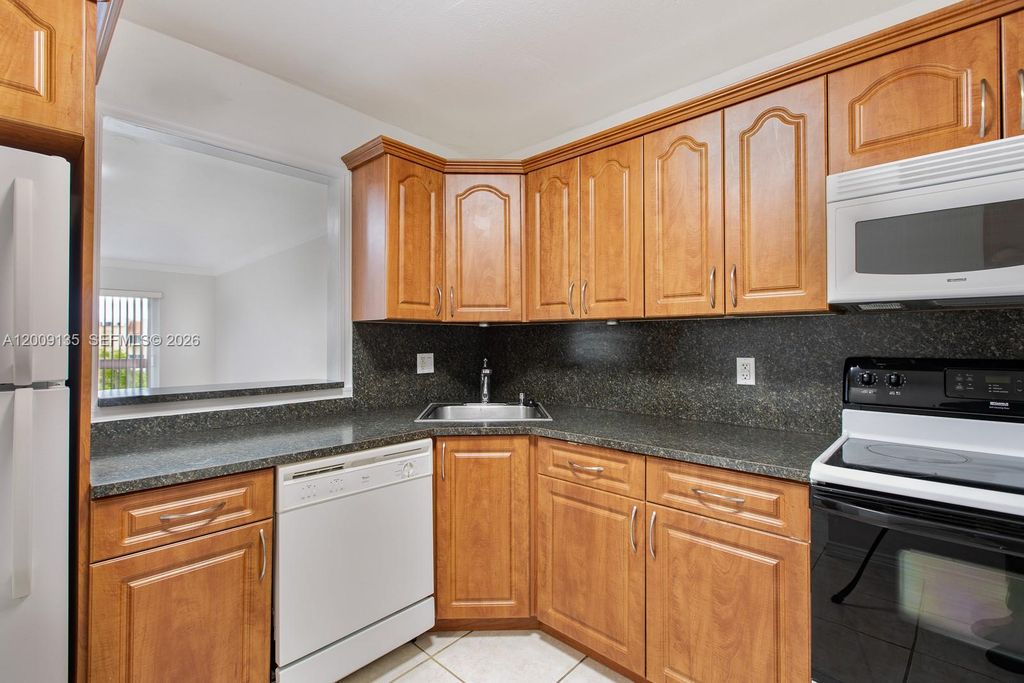 8101 Camino Real C401, Miami, FL 33143