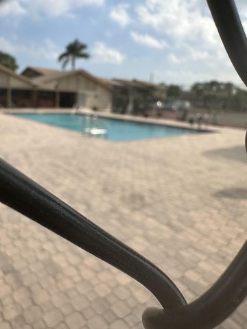 65 Maplecrest Circle, Jupiter, FL 33458